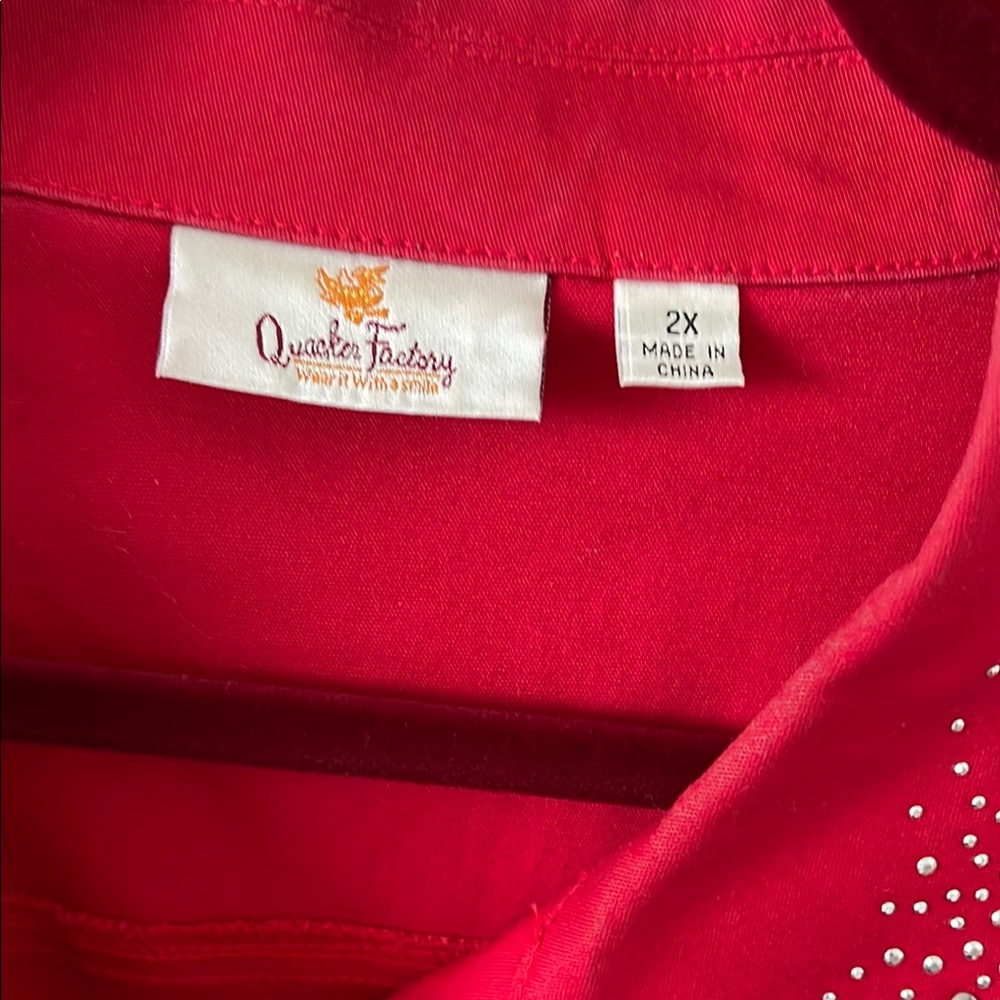 Ruby Red Sleeveless Button-Up Top with Studded Collar and Placket - Picture 3 of 5
